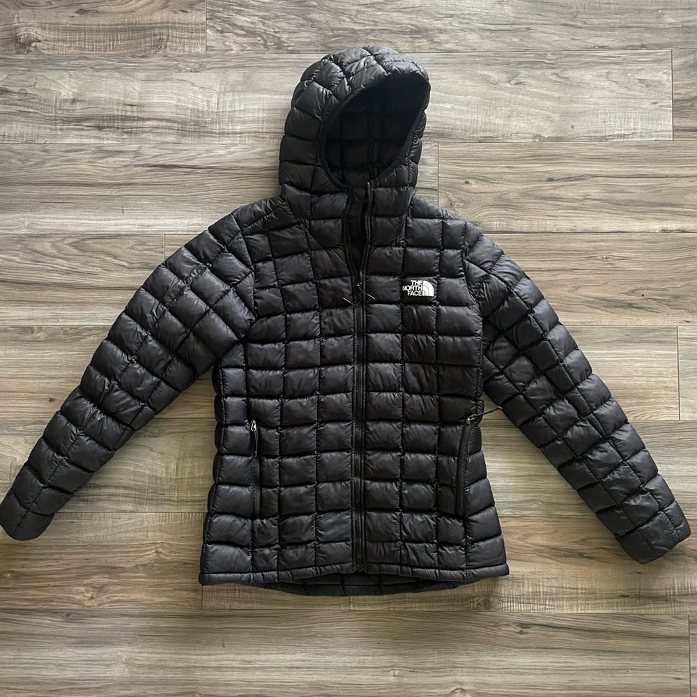 THE NORTH FACE Women’s ThermoBall Eco Jacket with hood